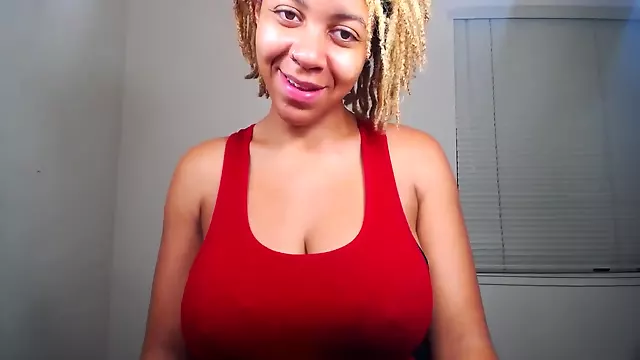 Ebony Flashing Big Boobs On Cam