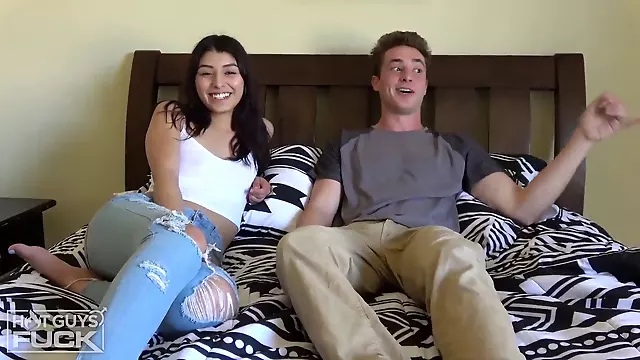 Thick Cock Frat Boy Gets His First Latina College Puss